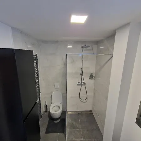 Apartma 1 *